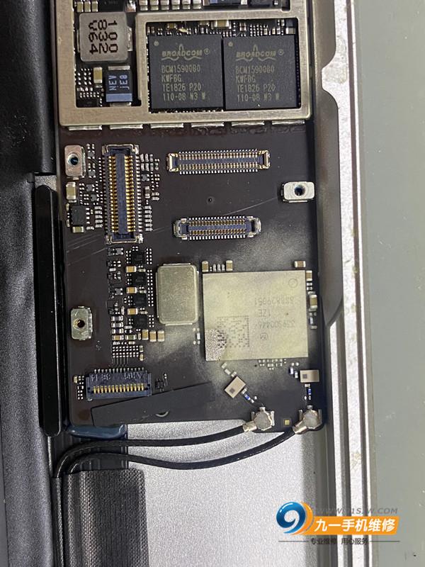 ipad2018主板高清图,ipad2018主板元件图 昆明ipad维修之苹果平板电脑主板漏电维修分析,选择专业的ipad维修店