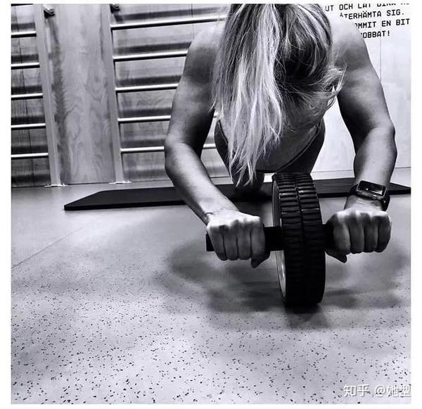 这个动作才堪称真正的腹肌撕裂者!