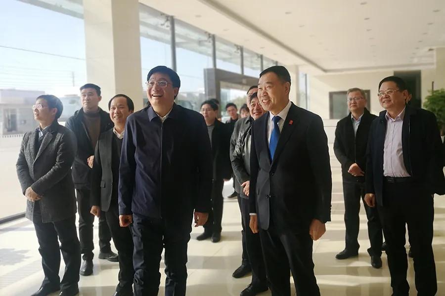 12月3日上午,抚州市委副书记,市长高世文率市政府秘书长李慷,市商务局