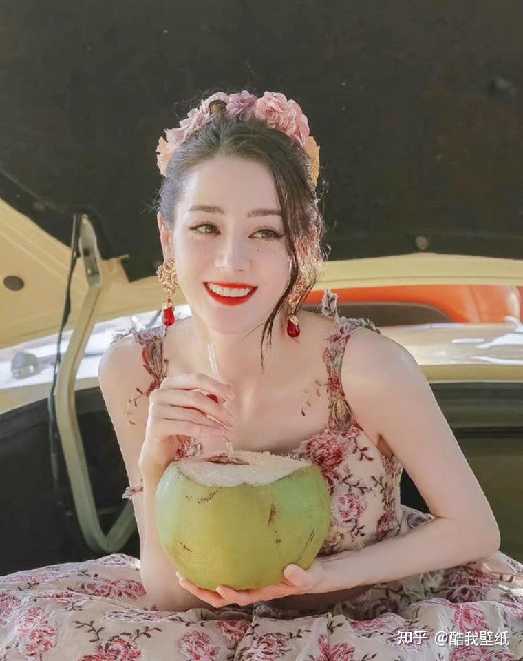 gq盛典女星争奇斗艳迪丽热巴如花仙子何穗美人鱼身材好辣