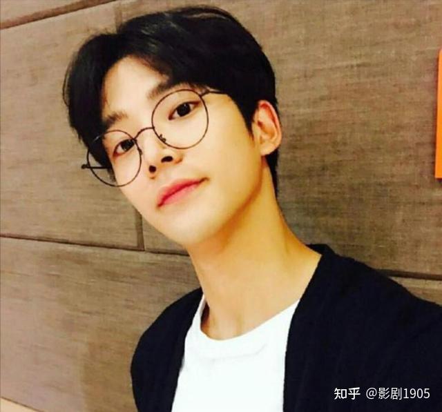男生戴眼镜能不能提高颜值