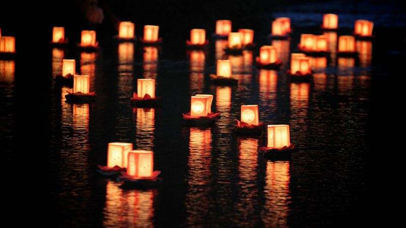 盂兰盆会又称"盂兰盆节", "盂兰盆斋","盂兰盆供",是汉语系佛教地区