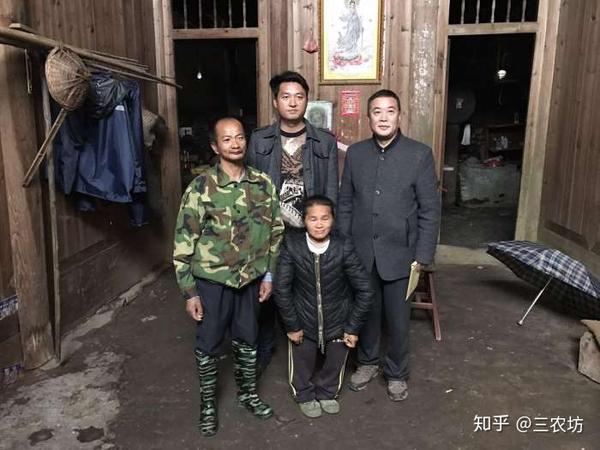 "村大有傻儿",农村真的容易出傻子吗?农民的话,心酸又