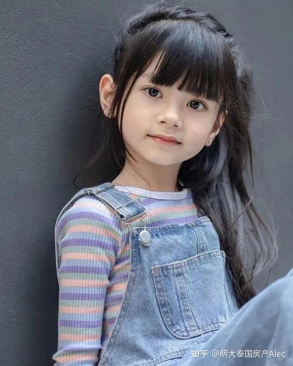 泰国明大房产7岁的泰国小女孩因神仙颜值而吸粉11万被封为小lisa