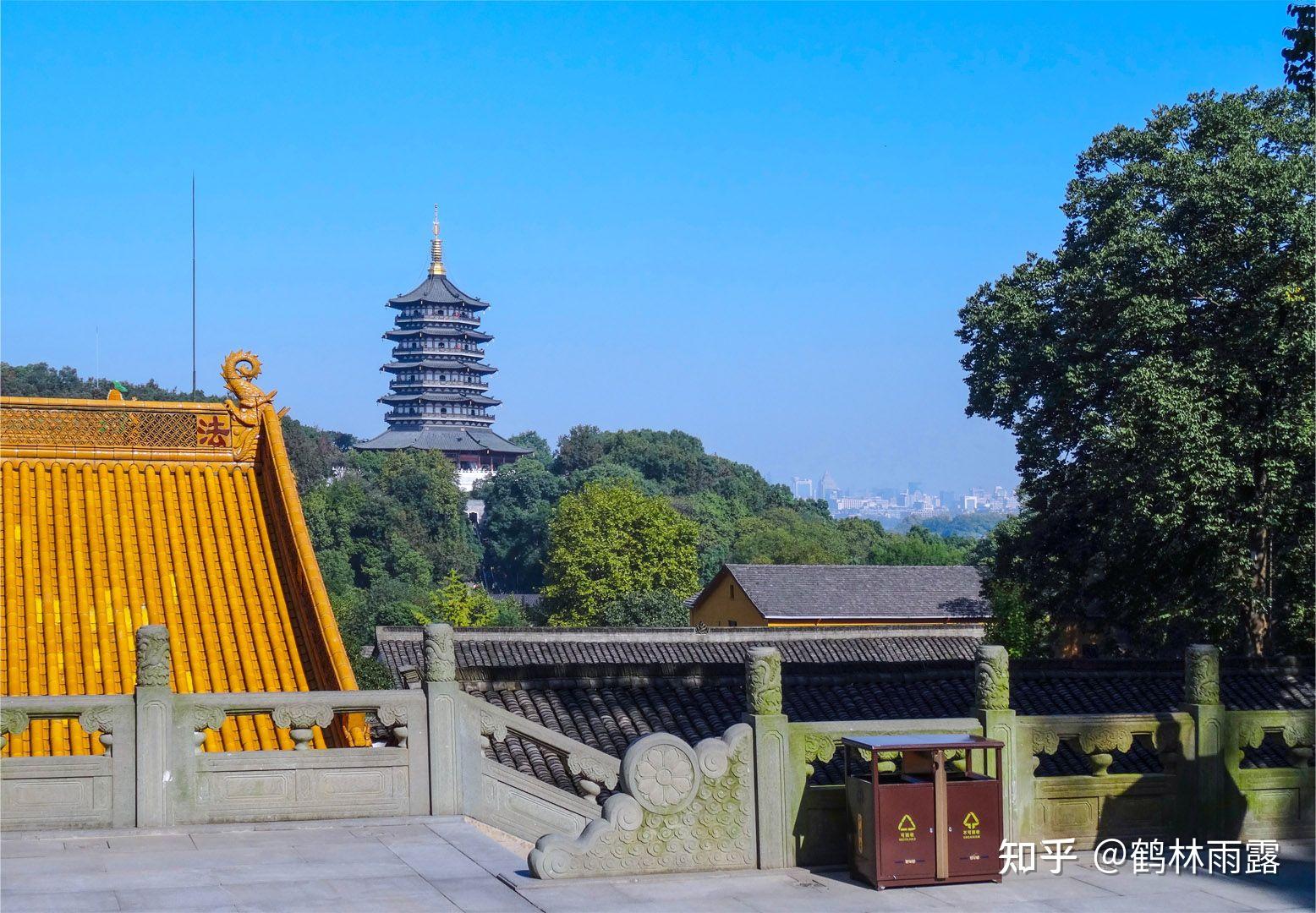 因为寺内钟声洪亮,所以"南屏晚钟"成为"西湖十景"之一,该寺在浙江杭州