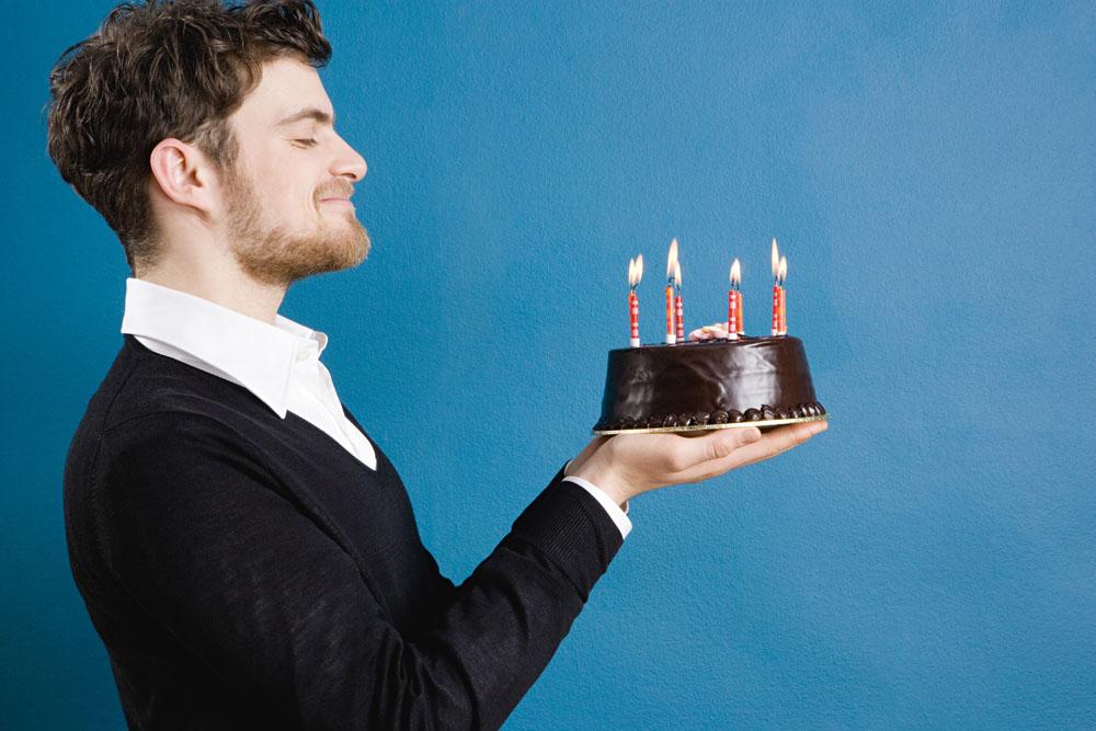 5 人 赞同了该文章 给40岁的成熟男人应该准备什么样的生日礼物呢?