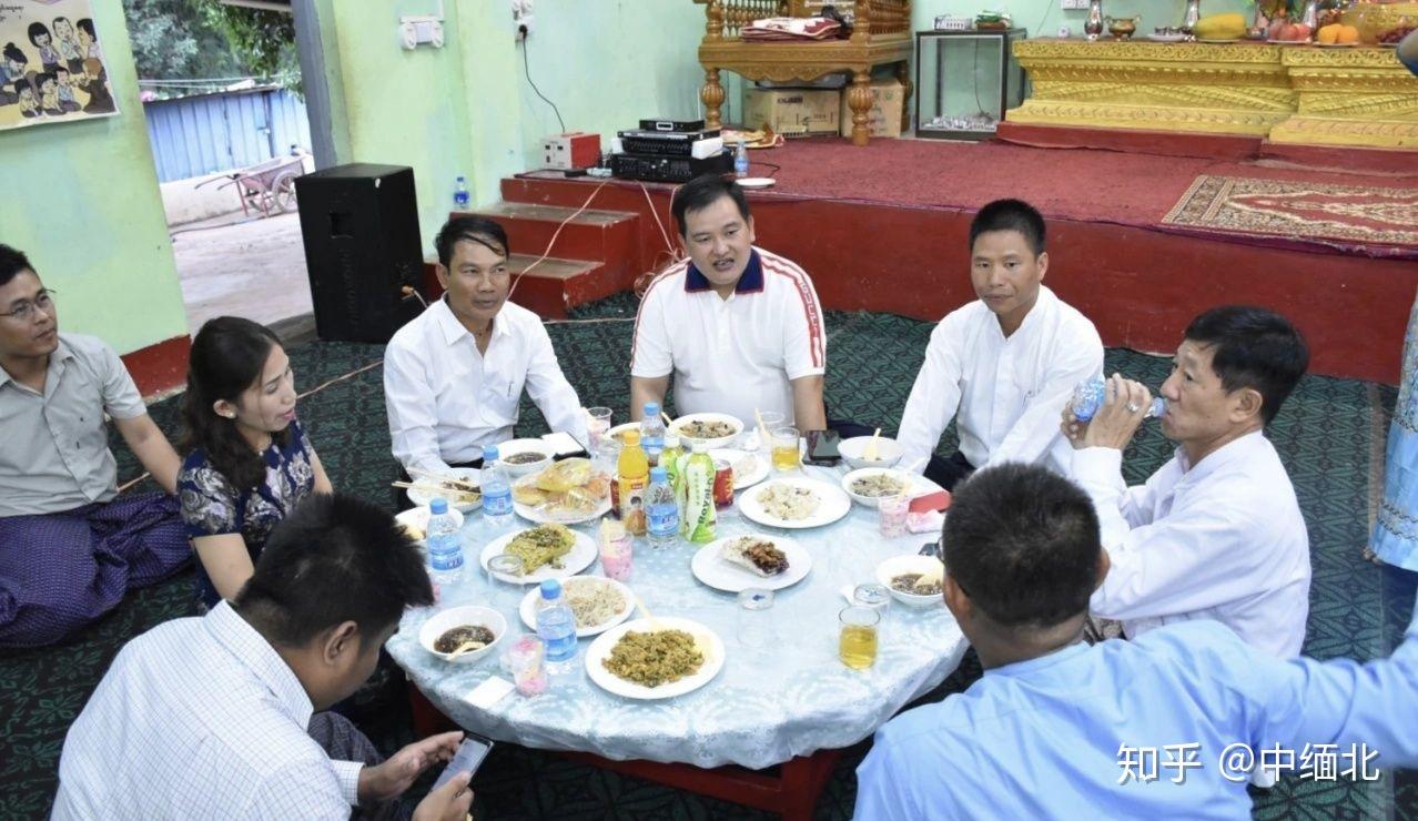 委员昂廷令,果敢籍联邦人民议院议员李正福,刘德宏,果敢公益慈善联合