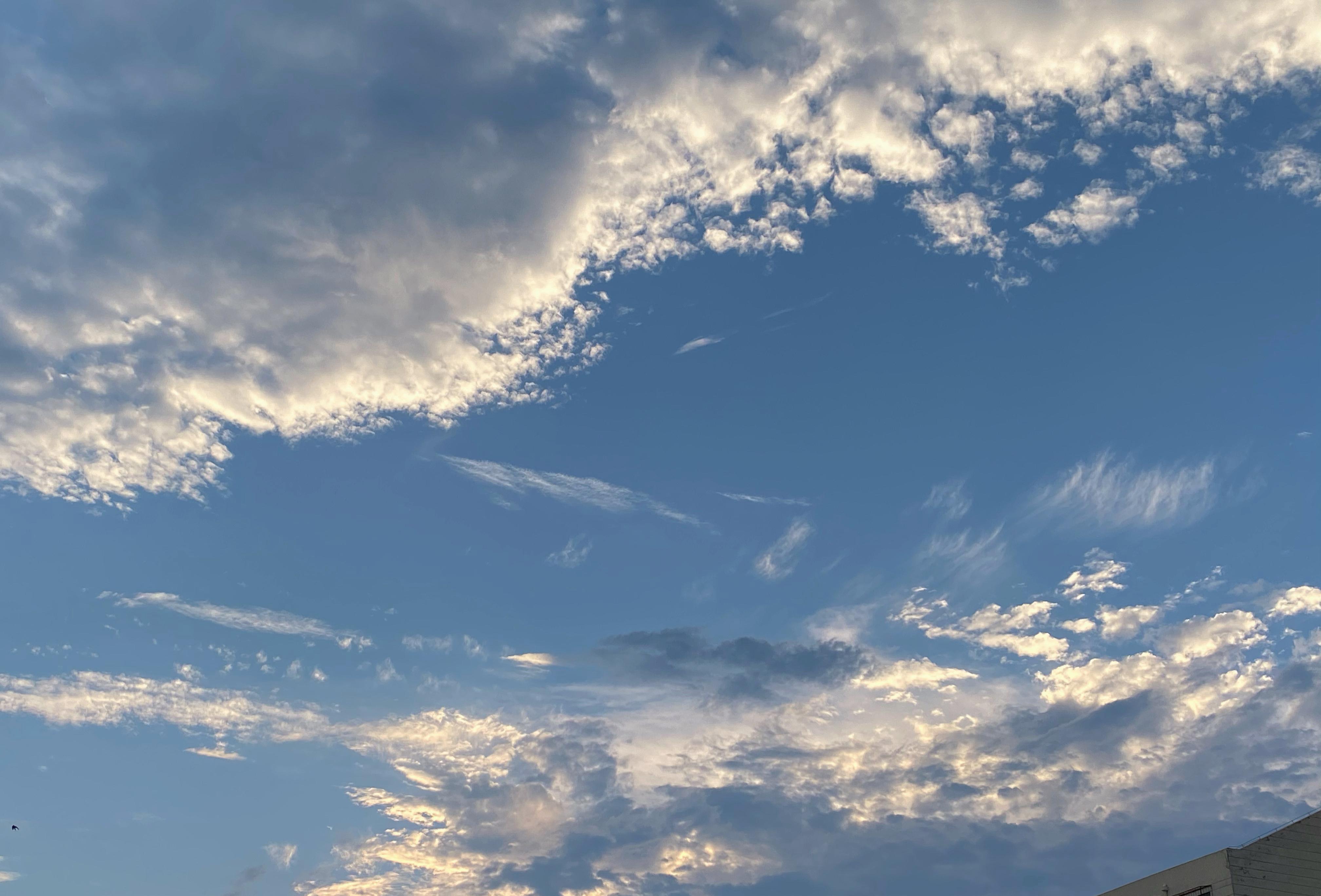 你的城市,天空通常是什么颜色的?有着怎样的云团美景?