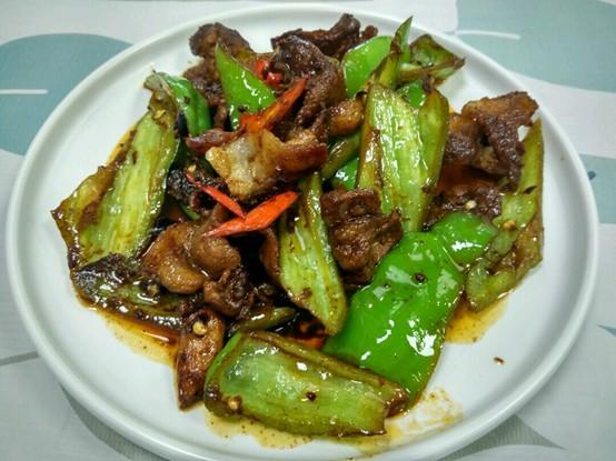 小美锅帮你搞定辣椒炒肉不会颠勺没关系