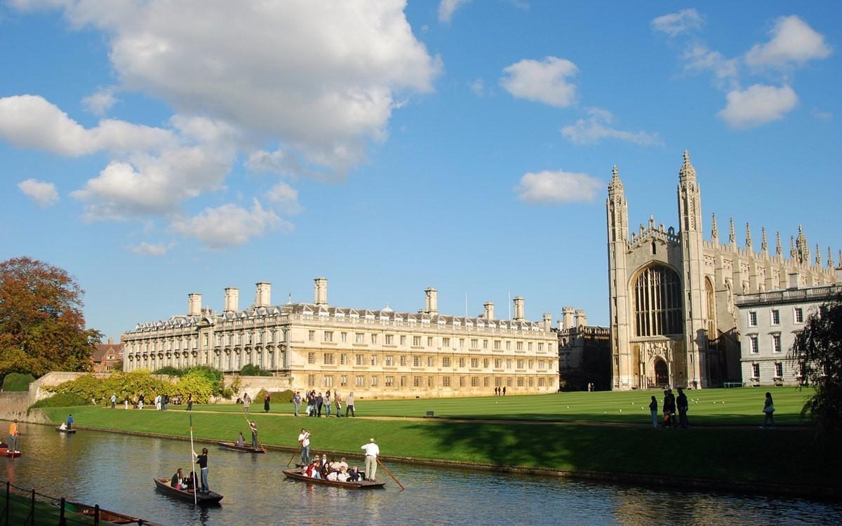 当最优秀的英国大学准备在2012年将学费提高两倍时,牛津大学和剑桥