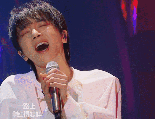 闺蜜头像卡通简约 舞台歌手表情动态图片大全 舞台上如何表情管理