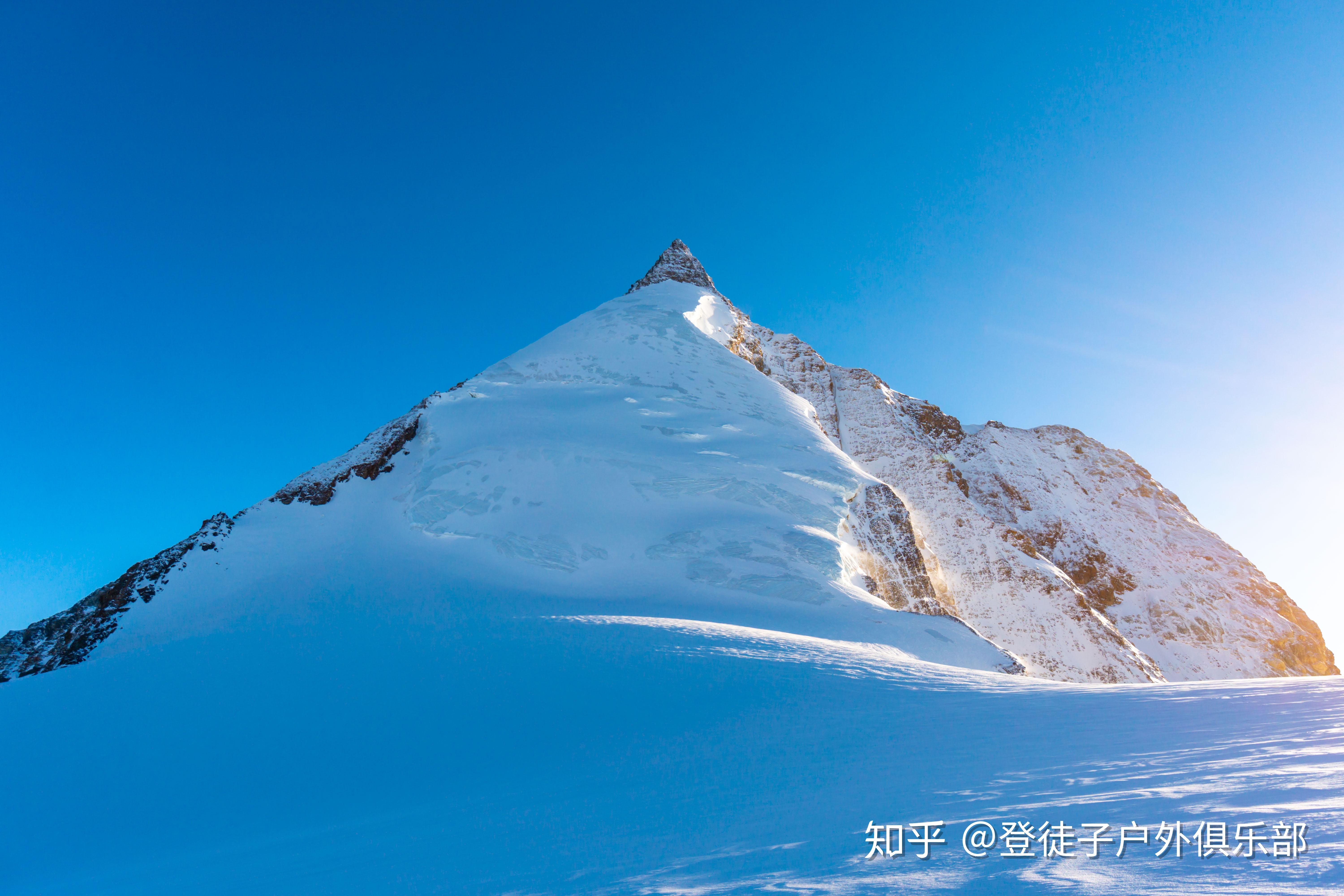 其中,最高峰若尼峰(白日嘎,海拔6882米.