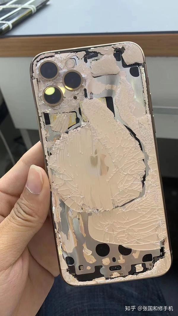 像下图这种苹果手机后盖碎的,几乎每天都有.