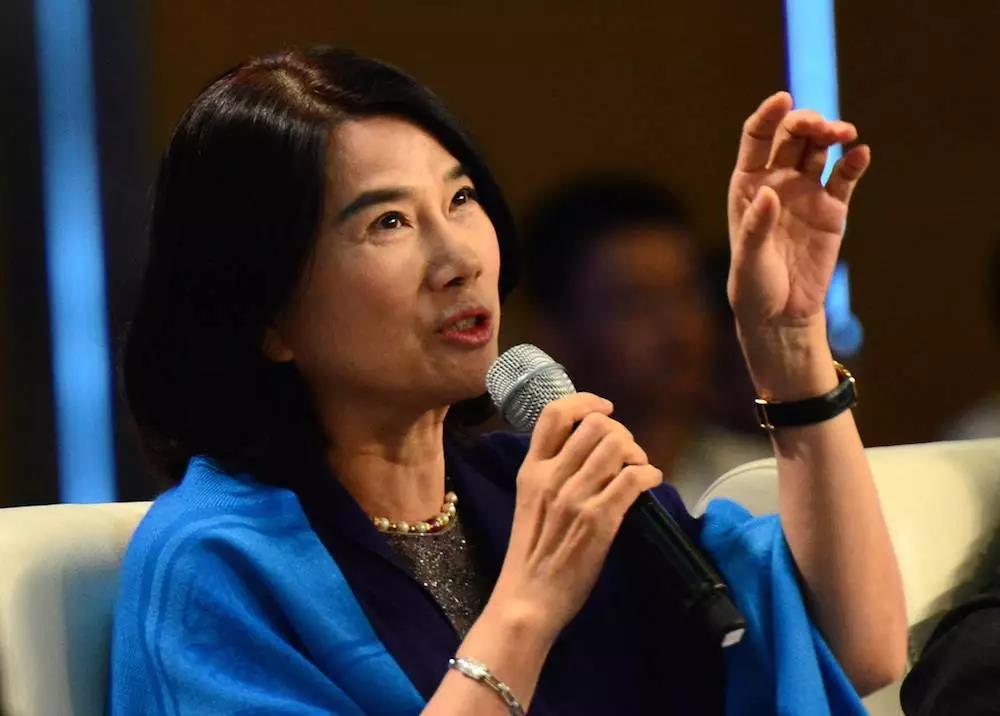 女企业家董明珠到底有多"狠"?她走过的地方,寸草难生!