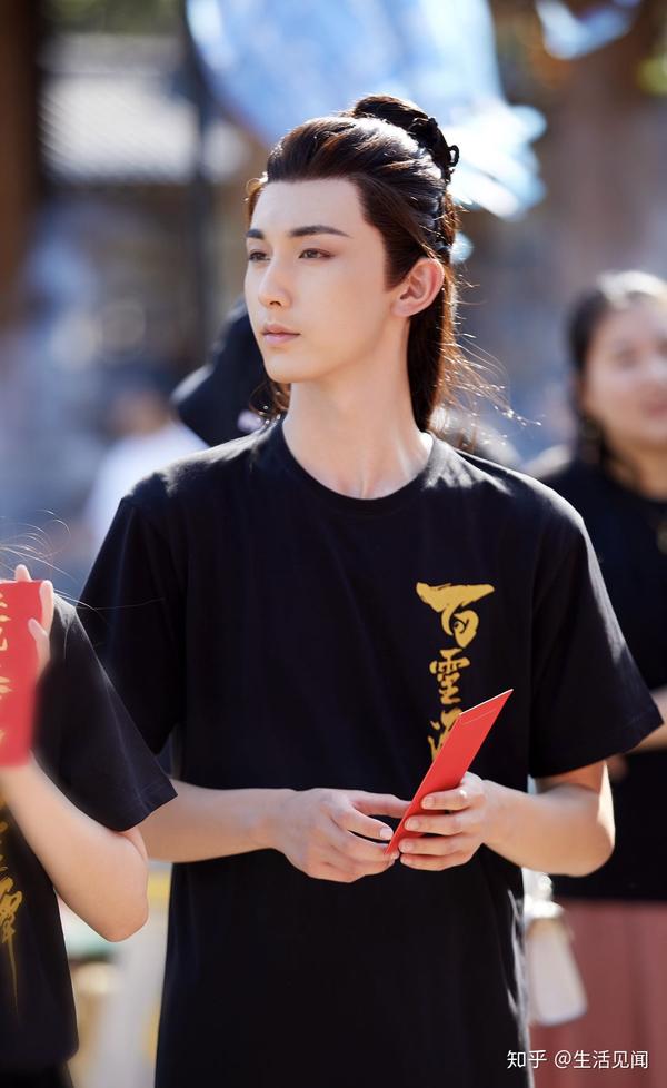 郭俊辰百灵潭首爆剧照衣袂翩翩仙气十足
