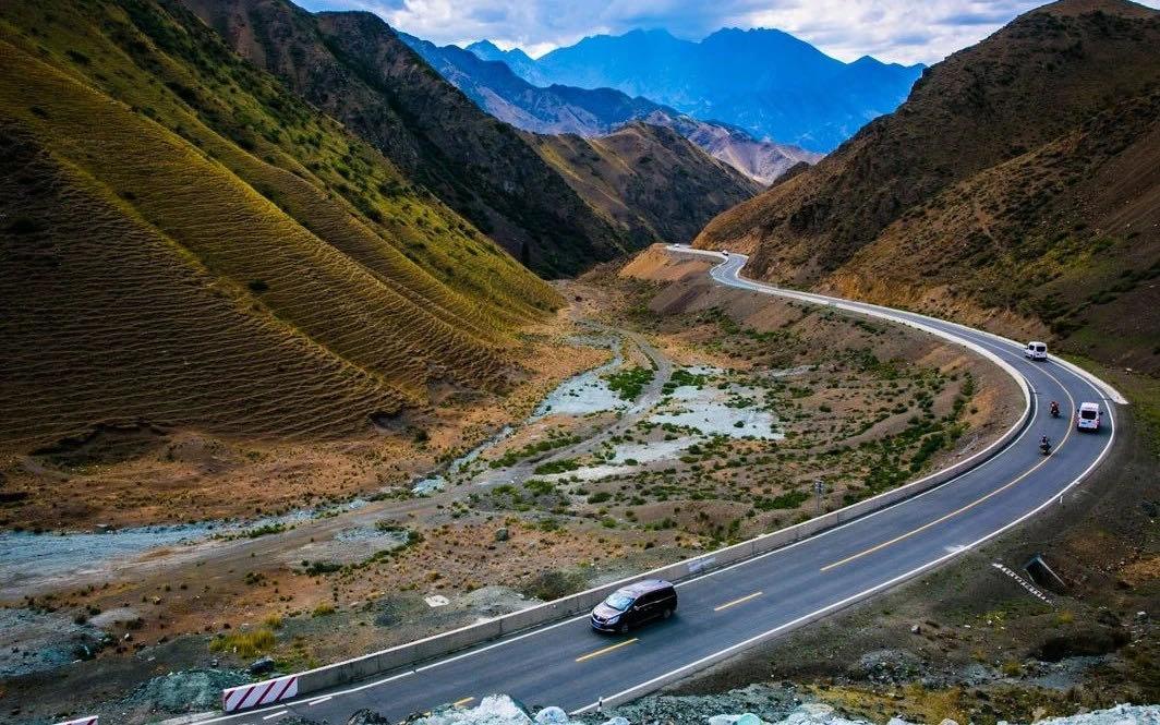 中国有哪些风景优美适合自驾的公路