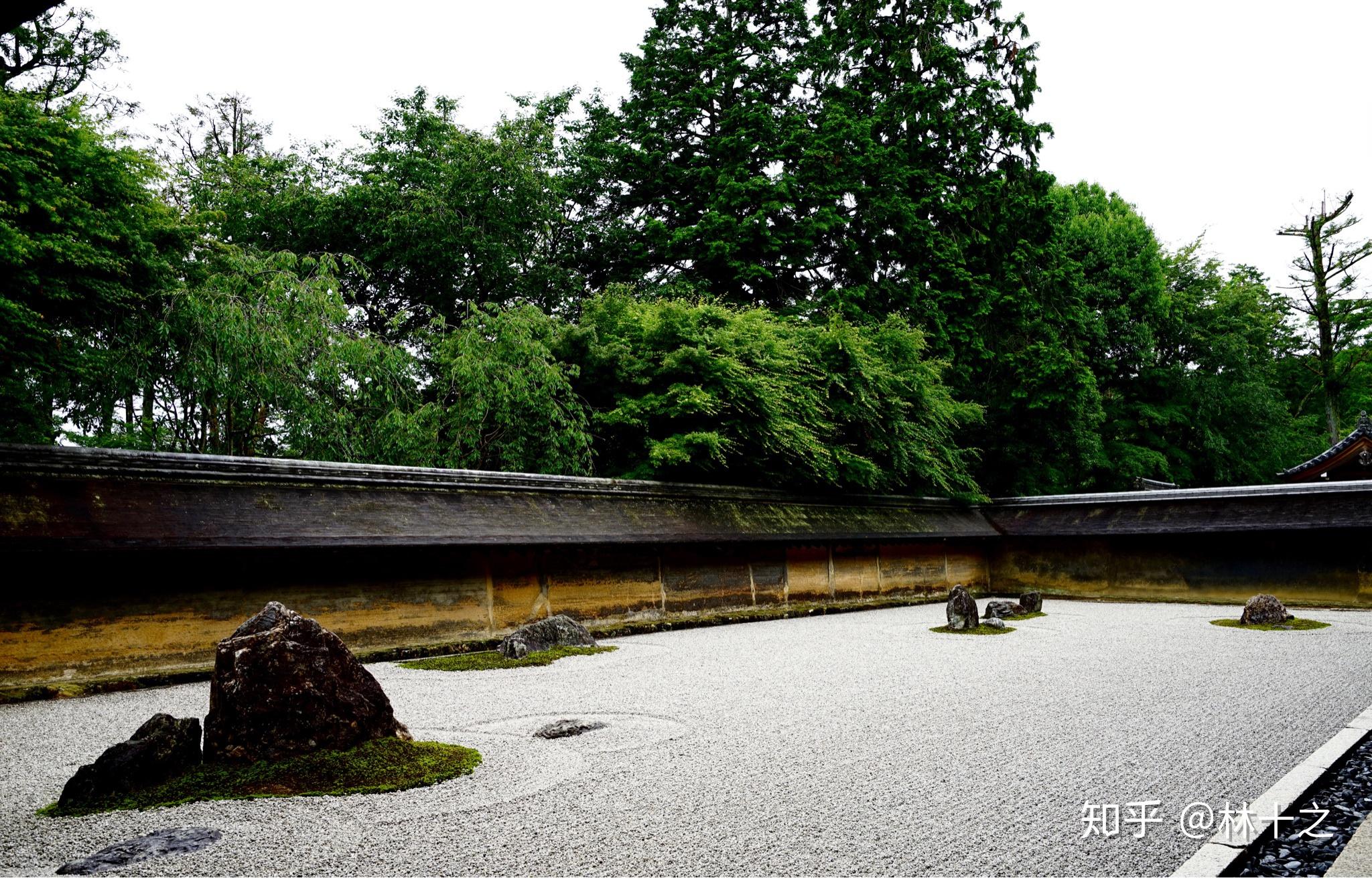 是日本很有代表性的一种造庭法. 1.龙安寺方丈庭院 2.