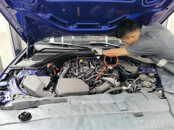 只有电子机油尺),结果一测已经到了上限位置,所以剩下的一瓶就不再往