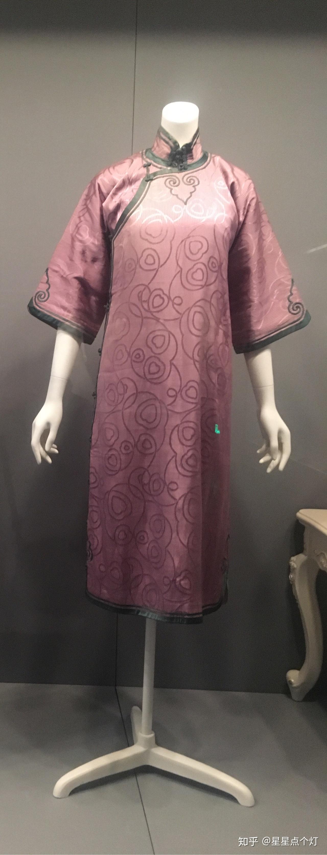 20年代倒大袖旗袍 中国丝绸博物馆 图片来源微博 青尘长弓