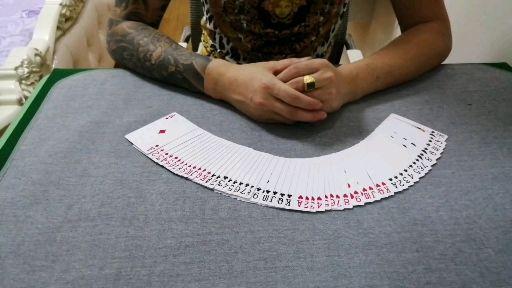 扑克过手认牌技巧纸牌艺术纯手法技术揭秘