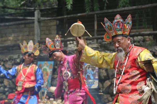 奇妙丽江纳西文化之旅:出发东巴王国