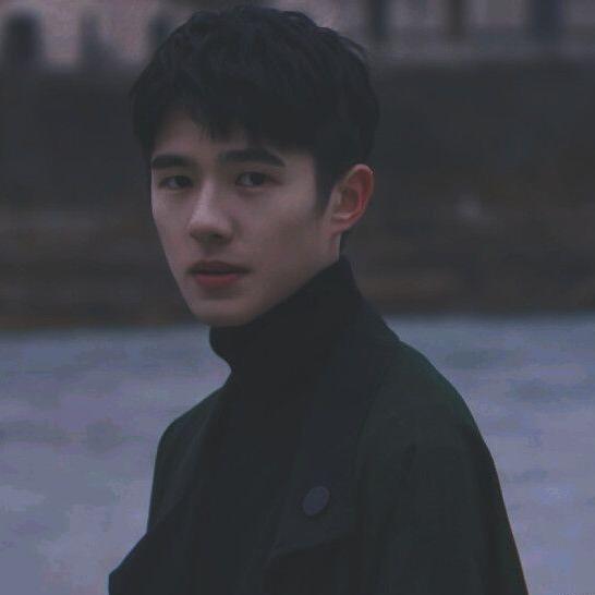 为什么刘昊然眼睛不大是单眼皮牙也不算好看为什么放一起的话就很好看