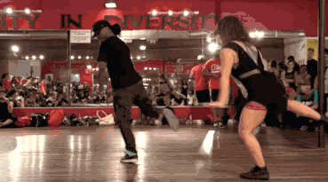 一之外,这部电影的编舞指导是来自美国红房子,ml等著名舞蹈室的编舞师