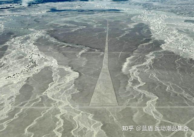 人类未解之谜之荒漠中的神秘巨画