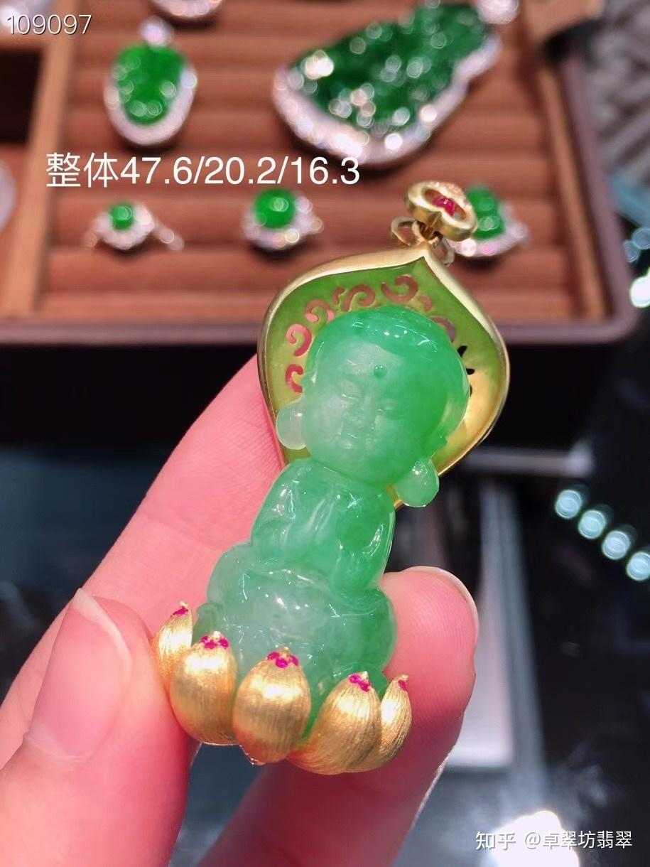 翡翠买得贵不如送得对翡翠挂件的美好寓意