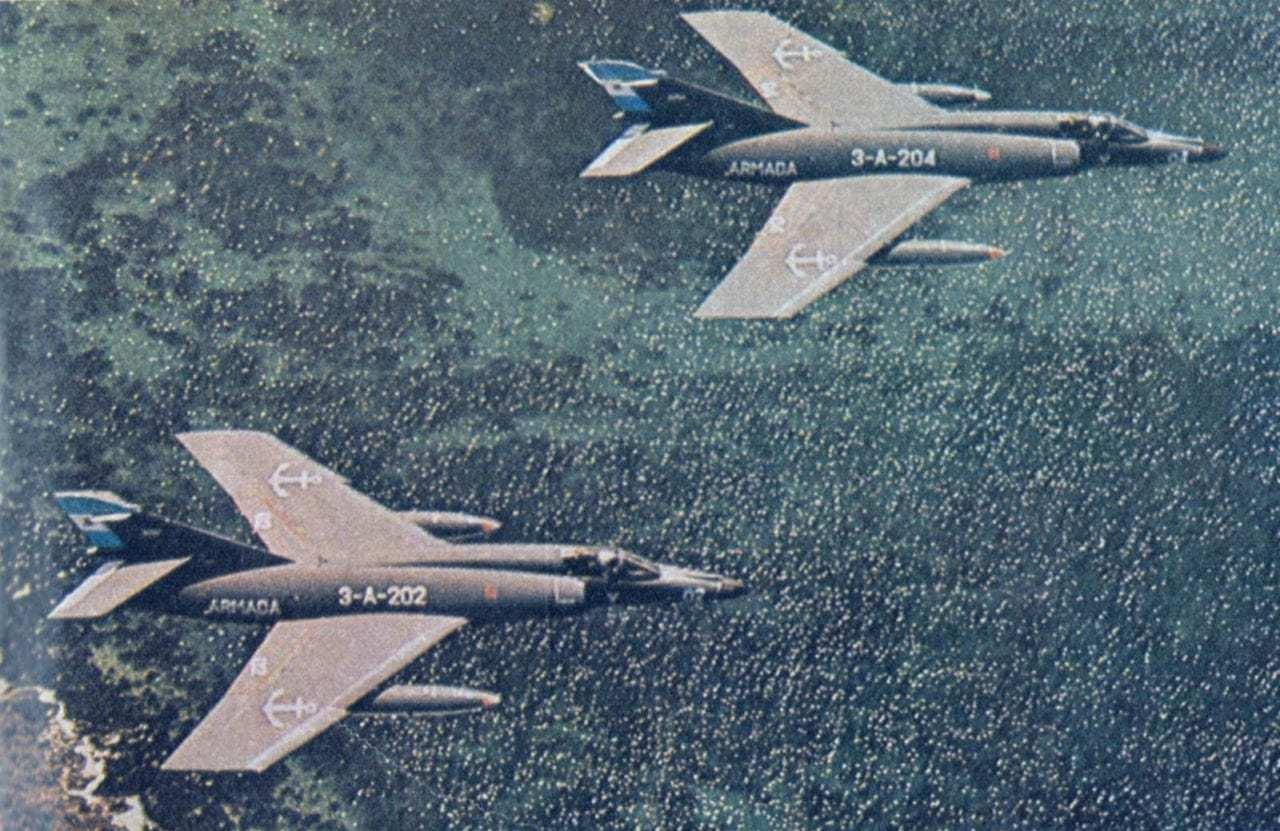 人 赞同了该文章 标题图为阿根廷海军航空兵装备的法制超军旗型攻击机
