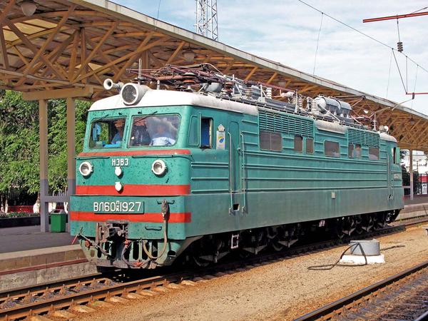 苏联时代制造的vl60型电力机车是kz4at型电力机车的取代对象
