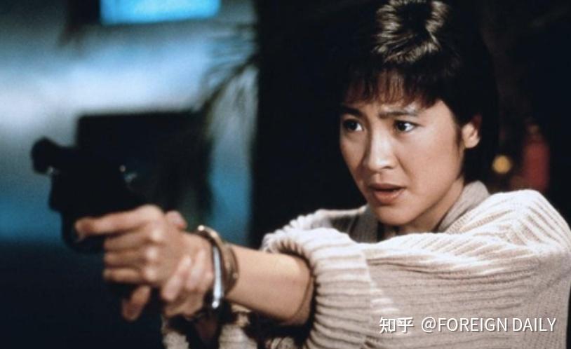 《警察故事3:超级警察,她的动作戏不输给成龙.