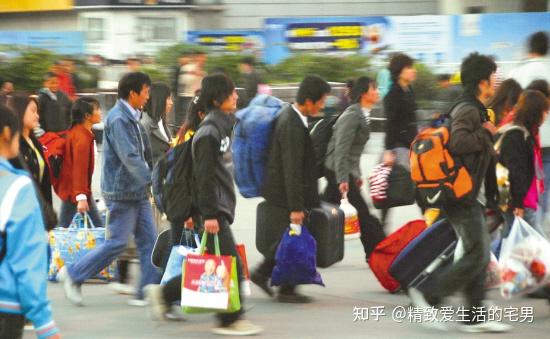 春节都是人们最为盼望的日子,也是外地打工者跟亲人团聚的最好的节日