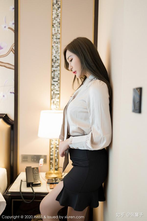 气质女神lavinia私房床上性感内衣秀火辣身材