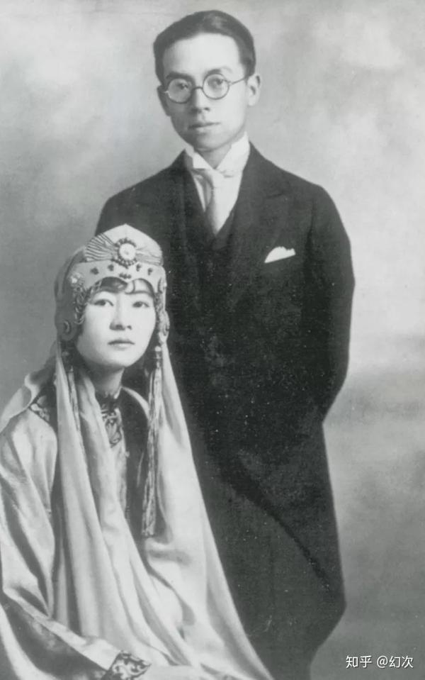 1928年,林徽因与梁思成于渥太华拍摄的结婚照