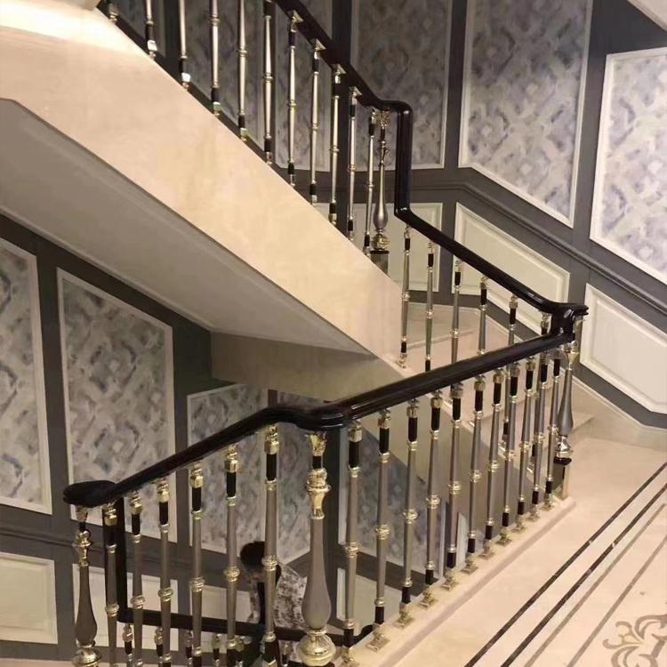 别墅简欧风格铜艺雕花楼梯扶手领略时尚的魅力
