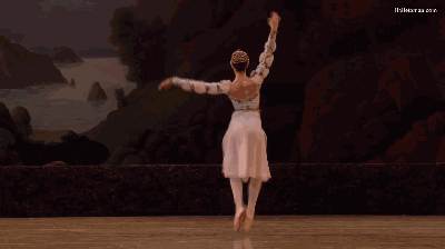 那么为什么舞剧《天鹅湖》能成为经典传承百年?他的看点又有哪些呢?