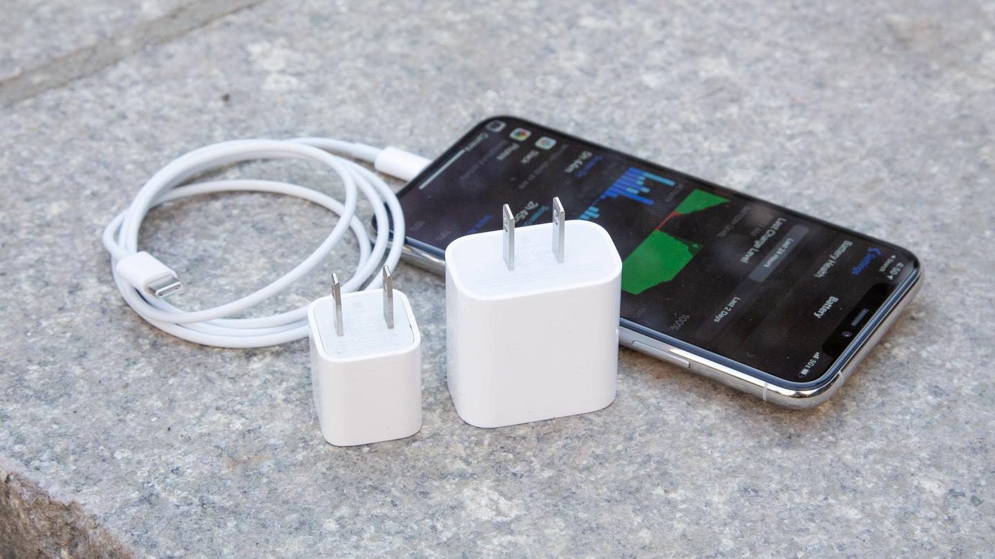 iPhonexr充电器,iphone4充电器 iphone 12 高性价比「快充充电头」推荐—苹果手机快充充电器(anker