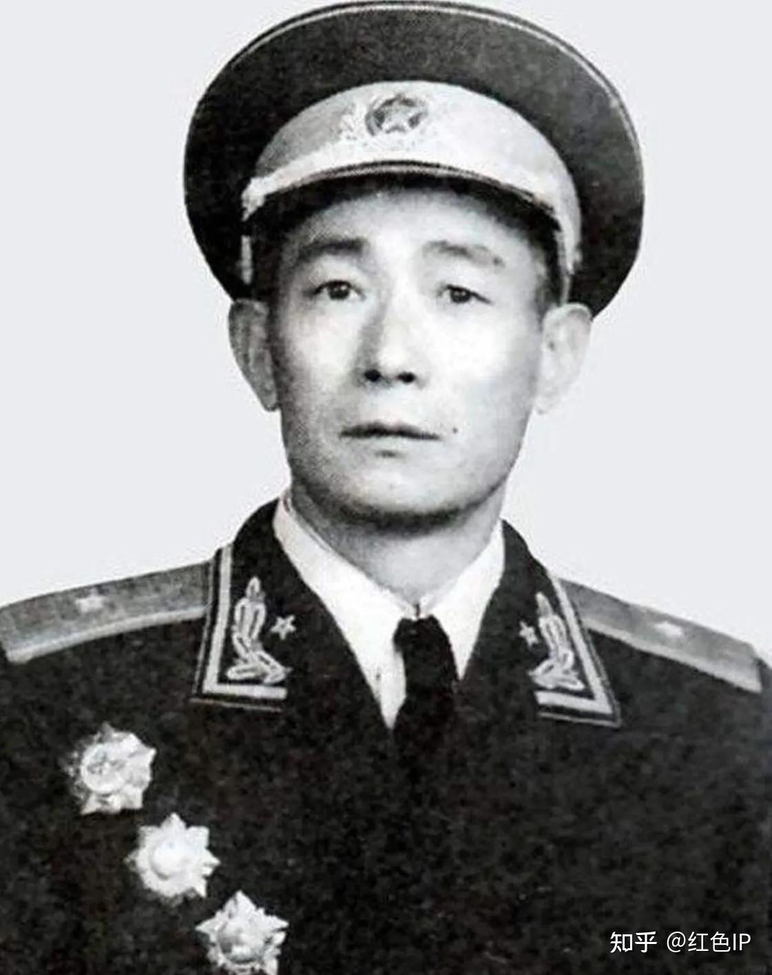 刘贤权刘贤权(1915年—1992年,江西吉安人.