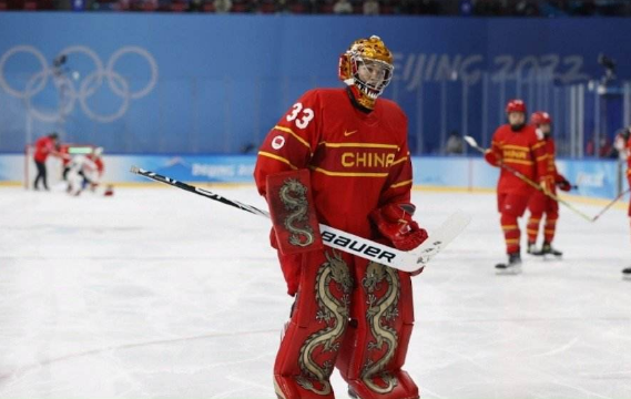 如何评价北京冬奥会中国女子冰球队守门员周嘉鹰