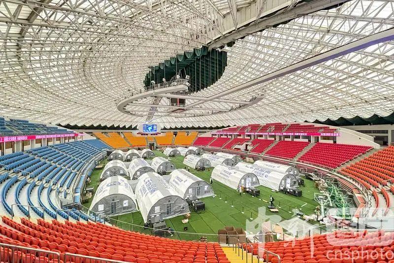 6月11日,广东省广州市广州体育馆,"猎鹰号"气膜实验室由此前的四组