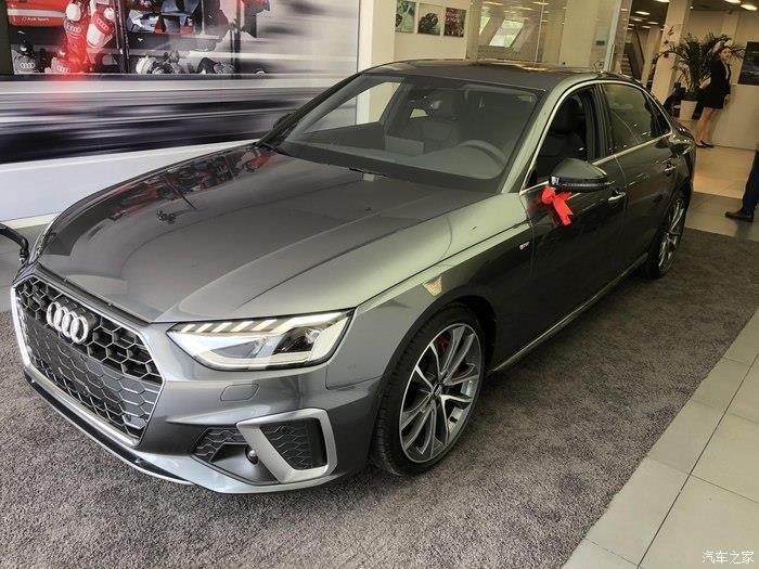 奥迪a4l 45tfsi,奥迪a4lquattro 45天的等待奥迪a4l45tfsi甄选动感型天云灰提车作业