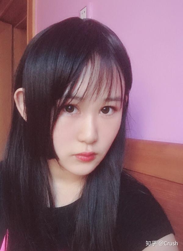 很喜欢姬发式 以前就想剪,但是因为以前要艺考的原因后来淡忘了.