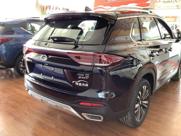 2021款传祺gs5到店实拍!黑色车身很帅气,轴距2710mm配1.5t 6at