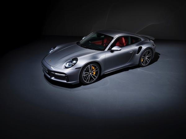 "有压力才有动力"——保时捷 992 turbo s 与 911 turbo 的技术进化