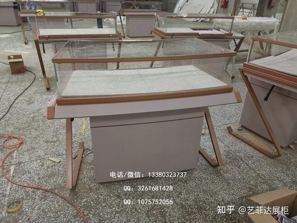 品质的比较无非就是珠宝展柜厂家之间的气力比较,这跟