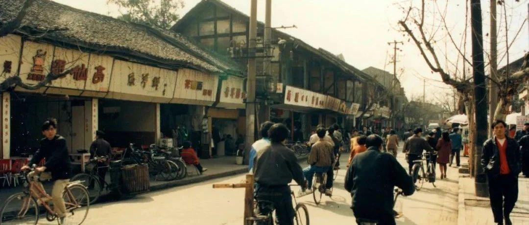 串联起我们城市的脉络, 一组90年代成都街巷老照片 见证了成都不同