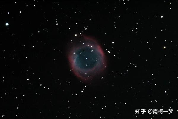 星云团ngc7293,俗称"上帝之眼".