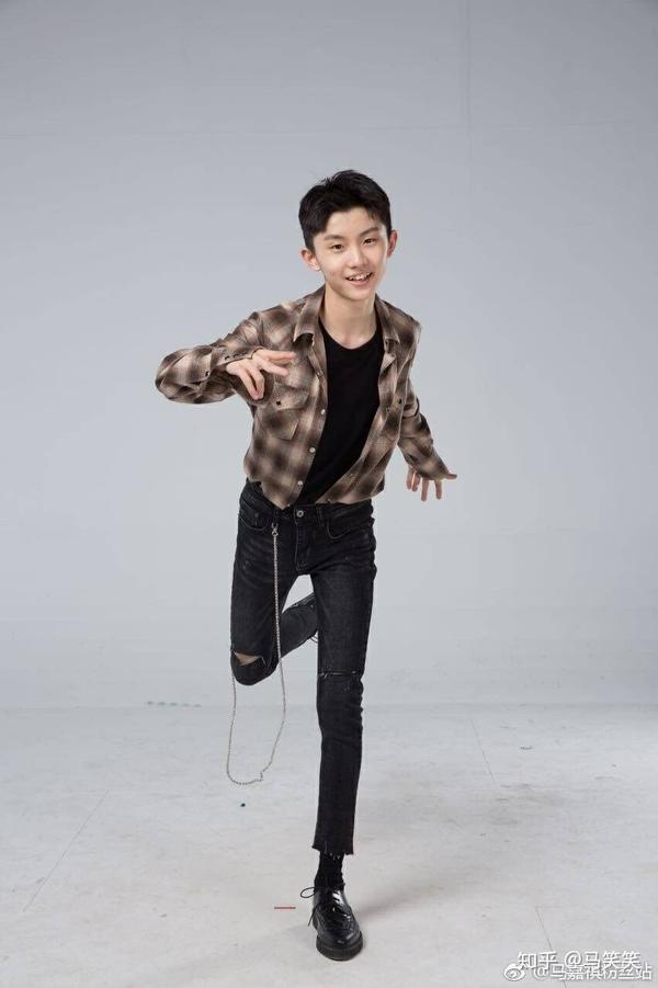 为什么tf家族的练习生只有马嘉祺不是锅盖头?
