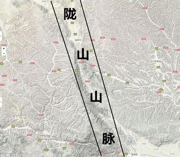 陇山山脉北起今甘肃省同心县,中间是六盘山,南至渭水接秦岭,山势高峻
